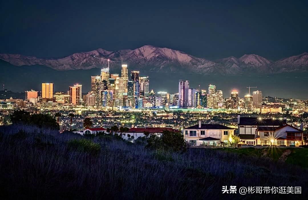 2026年的这个晚上，我忽然想起微信刚诞生的那些年。那时候，朋友圈是真有朋友的。