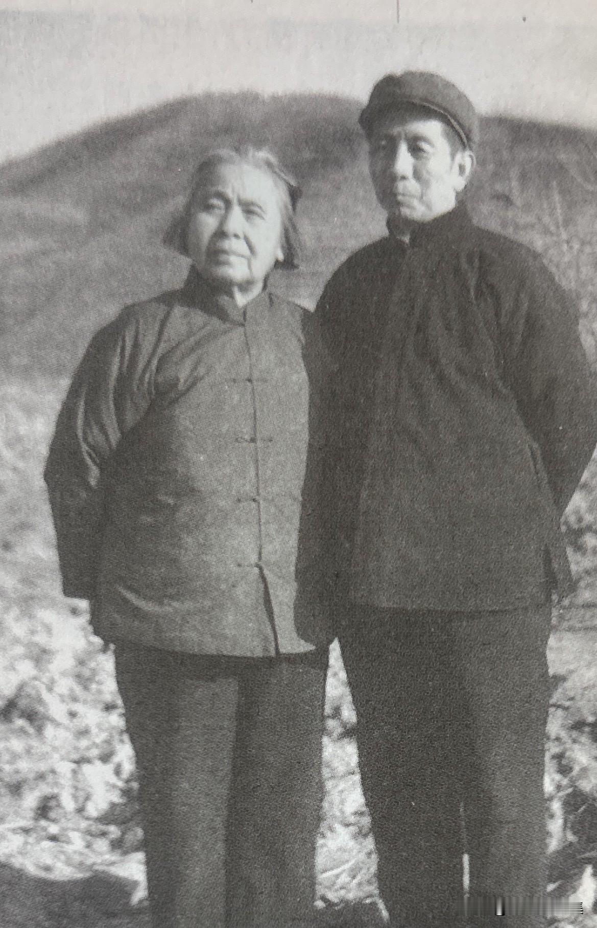 1975年5月，丁玲、陈明被安置在山西省长治市郊嶂头村居住。两人虽然每月有国家发