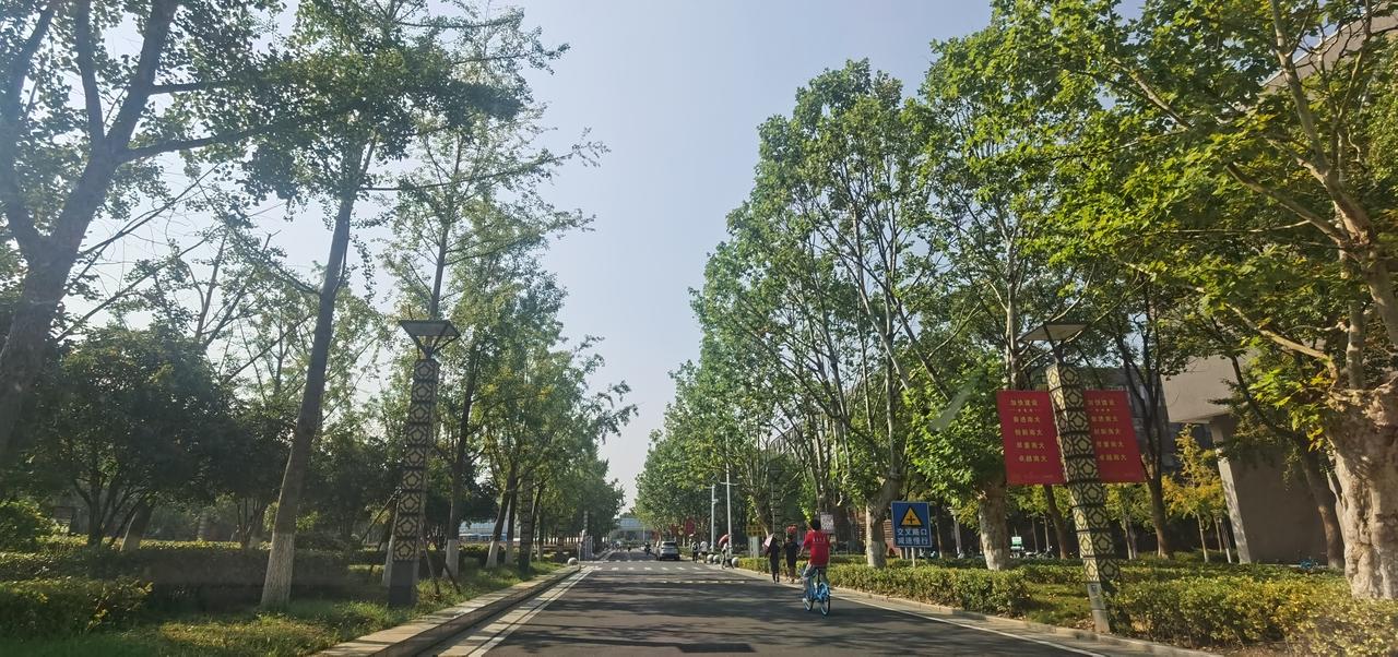 金秋九月，又是一年开学季。不管是清北华五，还是92重本，或者是普通大专院校，都敞