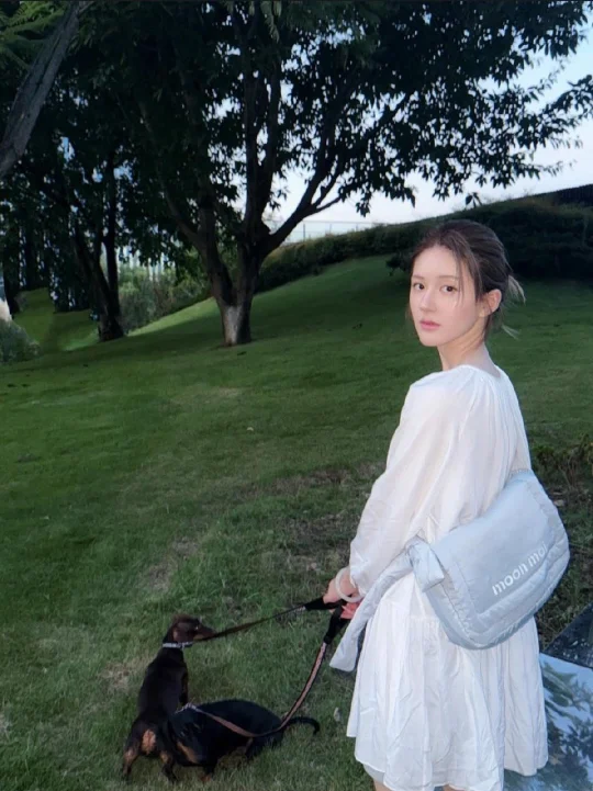 赵露思ins更新