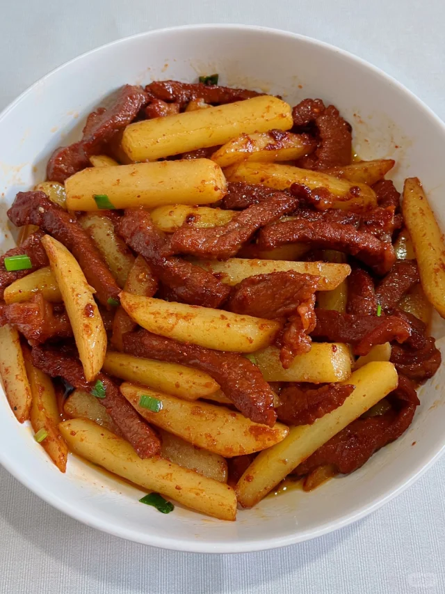 今天吃什么？巨巨巨巨巨香的土豆黑椒牛柳🤤~