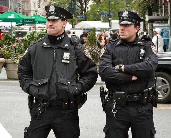 只有叫错的名字，没有取错的外号。
美国一直都被叫做“世界警察”，原本大家都以为他