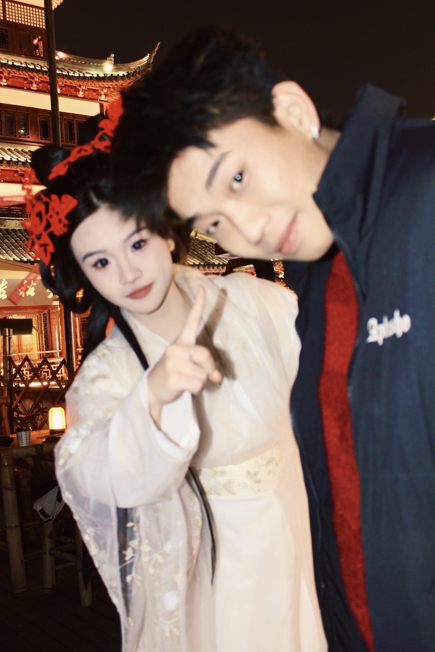 别来半岁音书绝 一寸离肠千万结