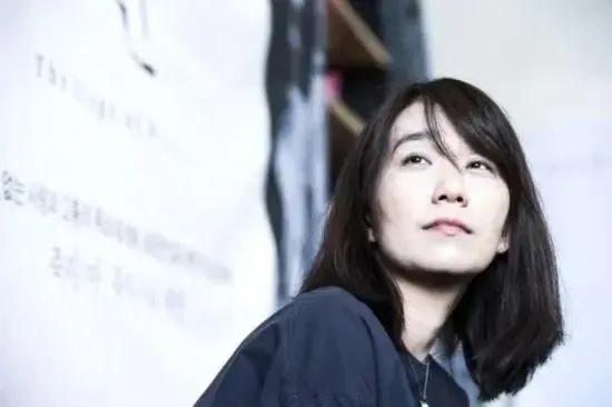 死神站在我面前，
那张脸竟然跟时隔多年
再次重逢的亲人一样熟悉。