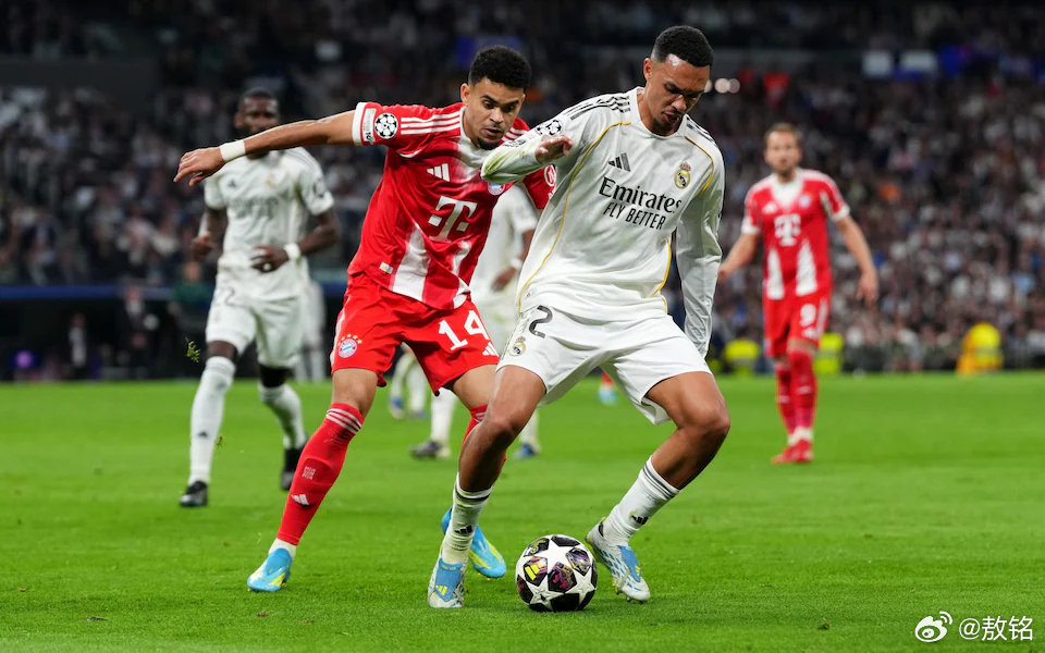 皇马1比2拜仁 利物浦球迷值得珍藏的一张照片…… 利物浦