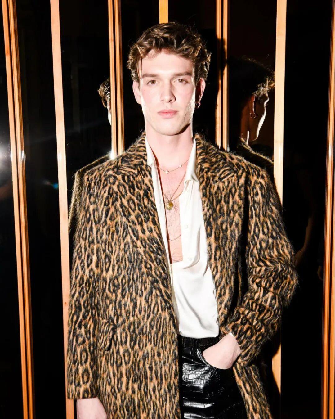 Luca Mornet 是一位 22 岁的法国裔内容创作者、社交媒体影响者和数字