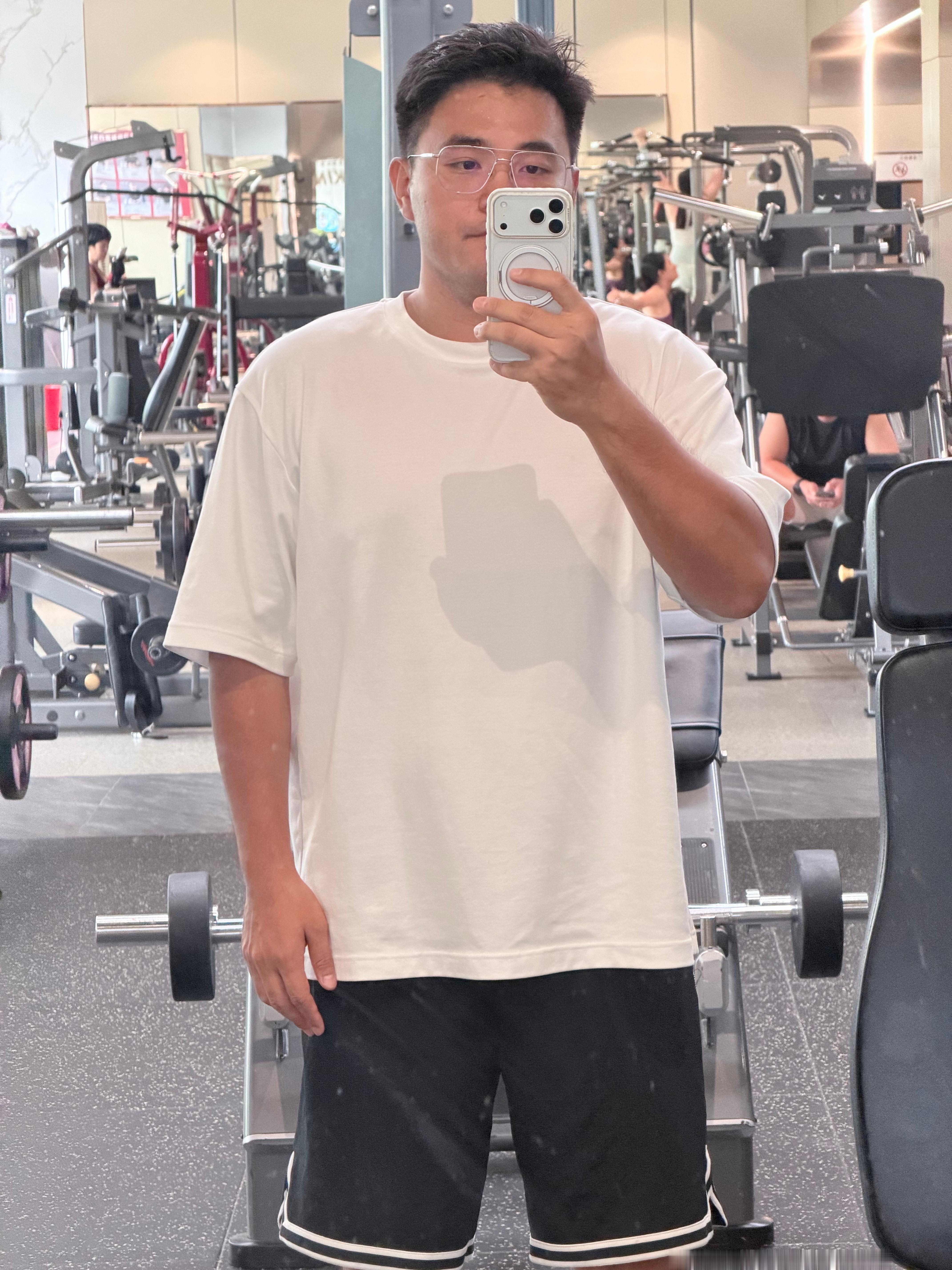 开练，下雨天来个 50%buff 加成不过分吧？🏋️♀️向北的健身日记