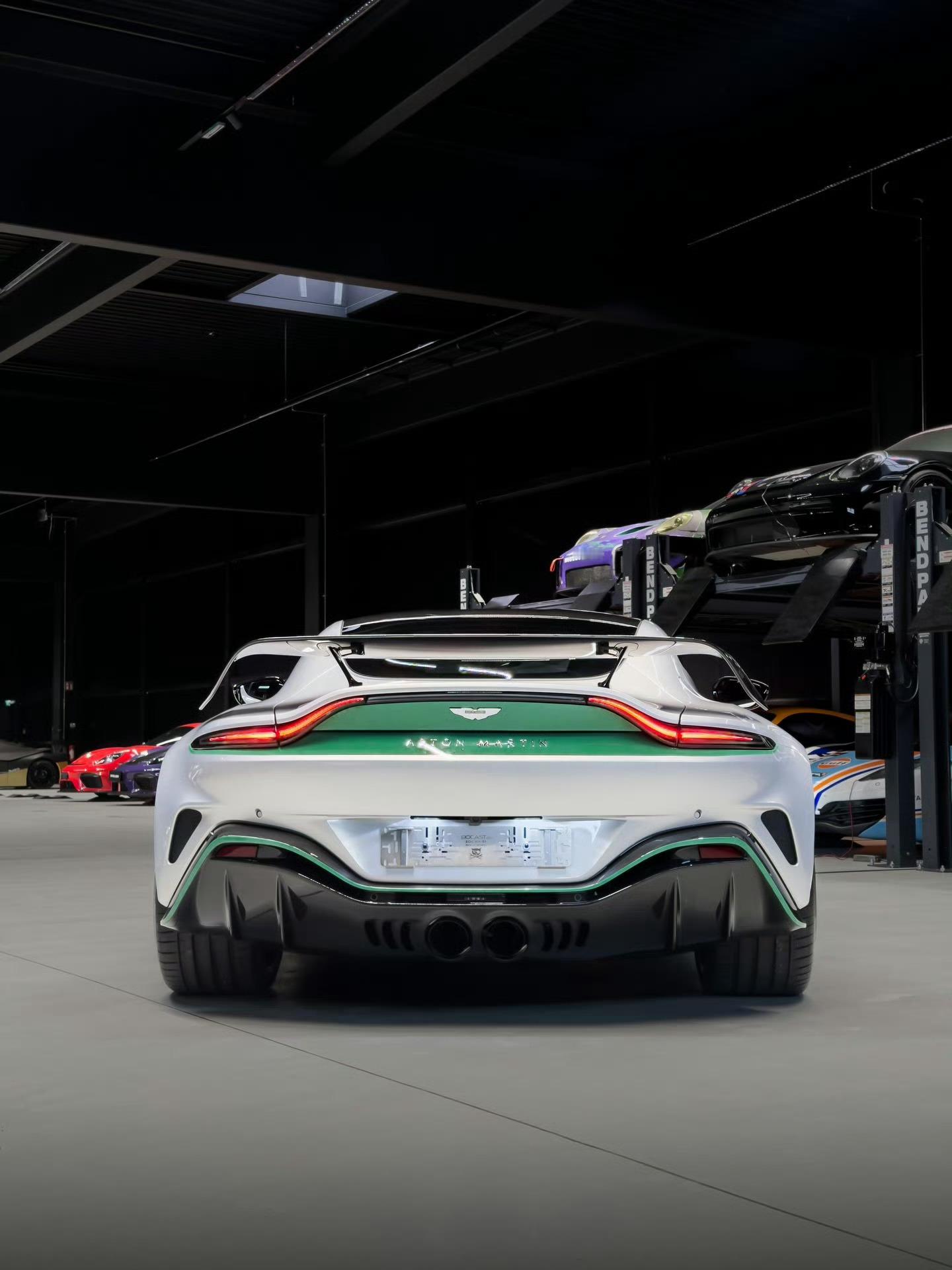 Aston Martin  V12 Vantage ｜阿斯顿马丁 