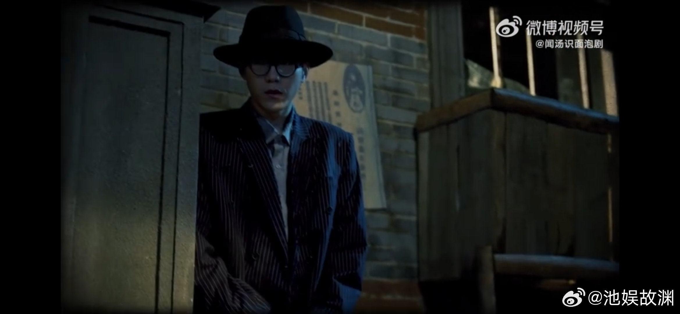 #没见过偷感这么重的特工#不是，你这么紧张的样子真的很能容易引起别人的怀疑呀，咱