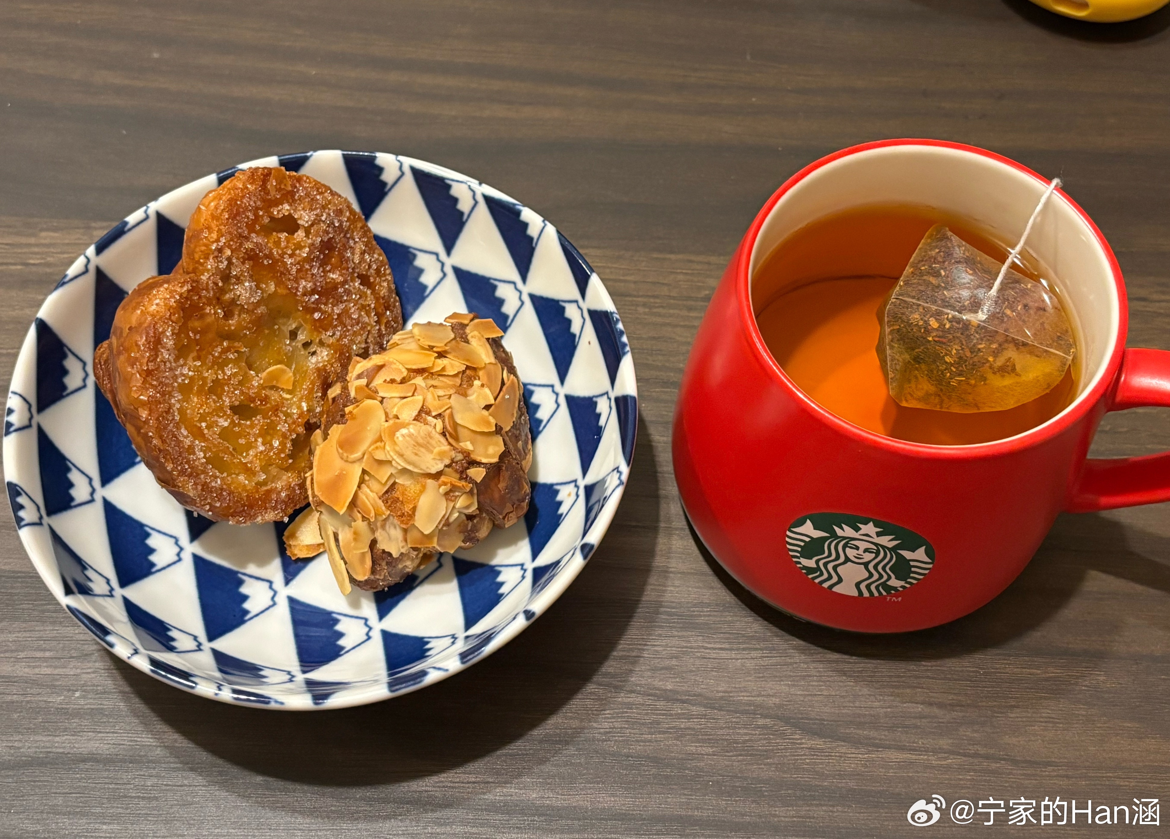 感冒照理说不能吃甜食🥐但我对面包没有抵抗力⋯就算咳到快不能呼吸了还是想吃可颂怎