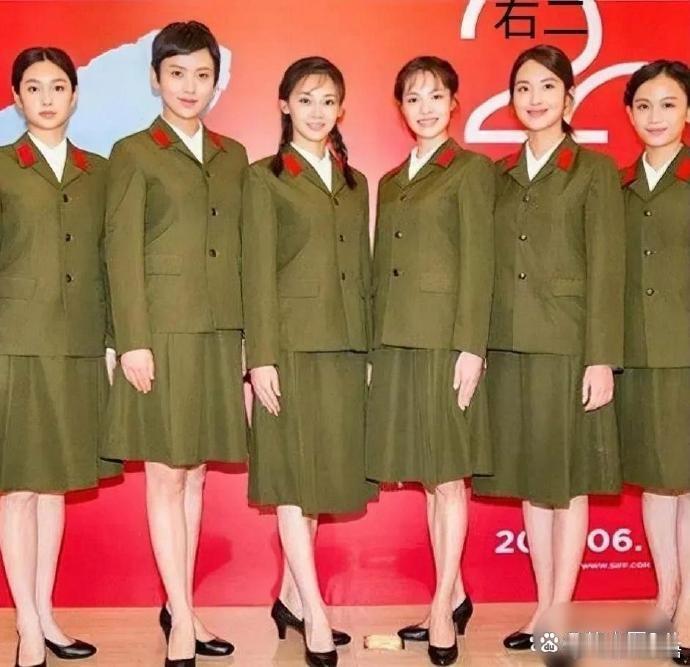 《芳华》的主演们，可谓是各美其美，但不得不说，其中最引人瞩目的、最为出众的非苗苗