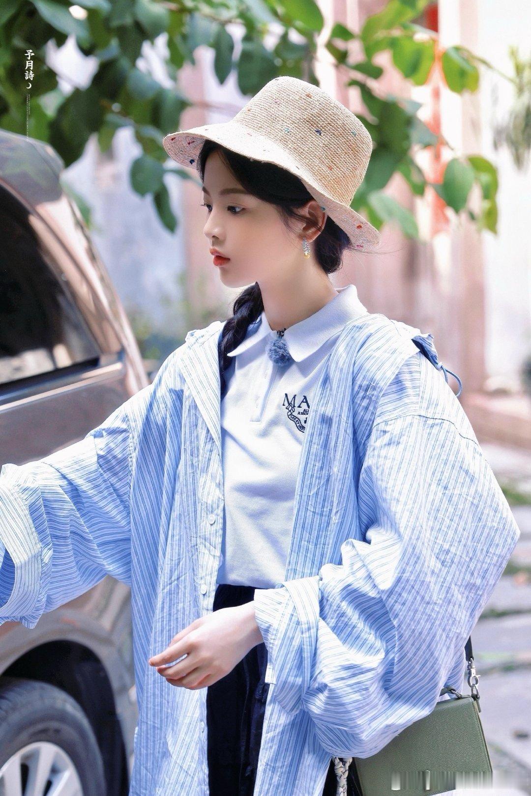 杨超越[超话]  杨超越 [心]ycy  杨超越你好疯子 [心]ycy  