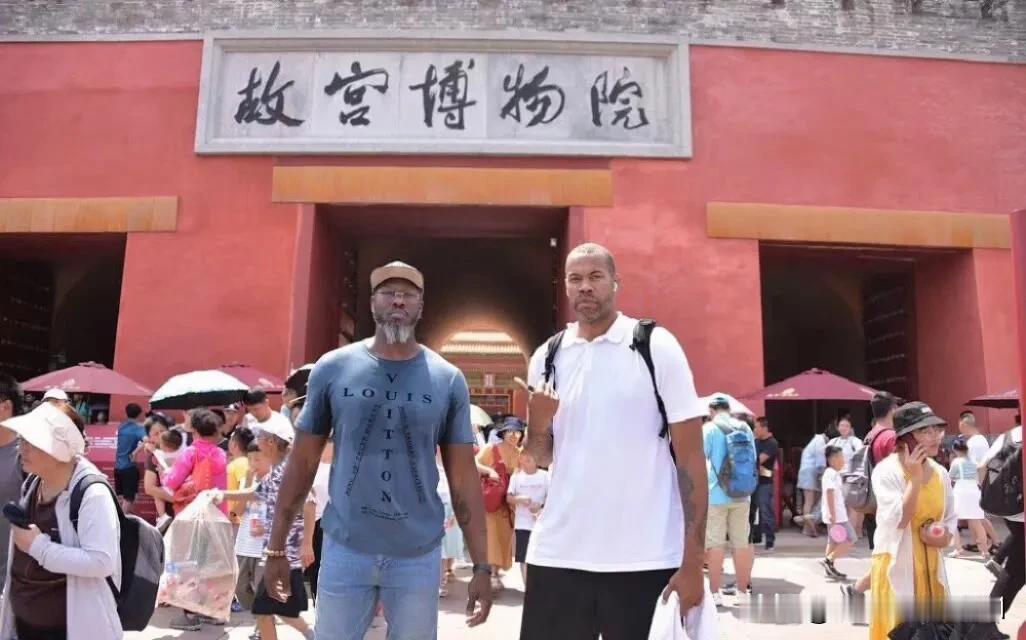 本华莱士中国行！那个暴揍阿泰斯特的男人你还记得吗？[加油][呲牙]
本·华莱士在