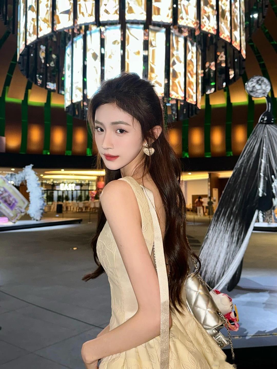 王凡君老师[超话]   