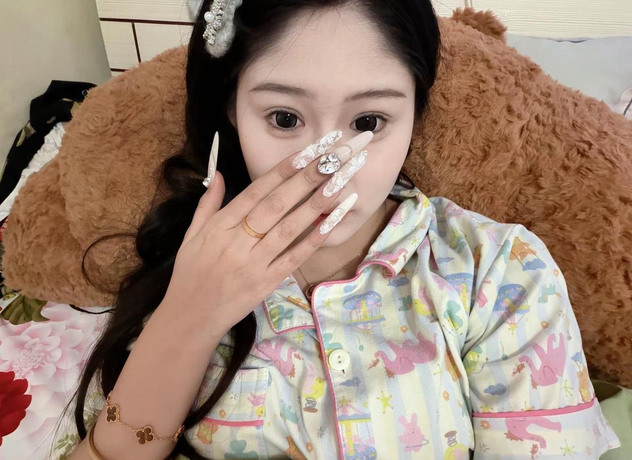 迷恋瘦是少女时代的淤青15斤