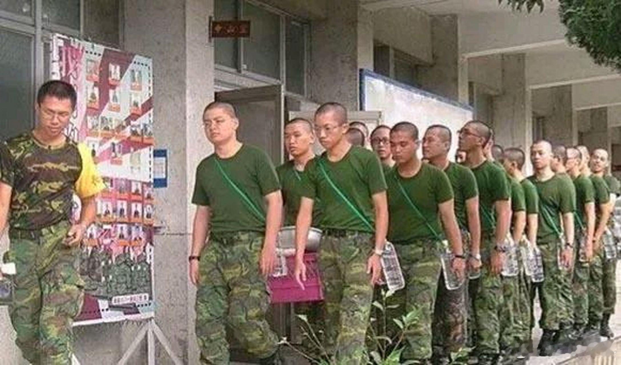 台岛发展到最后，就是和乌克兰一样的纳粹化。因为只有纳粹化，才能在西门町街头抓壮丁