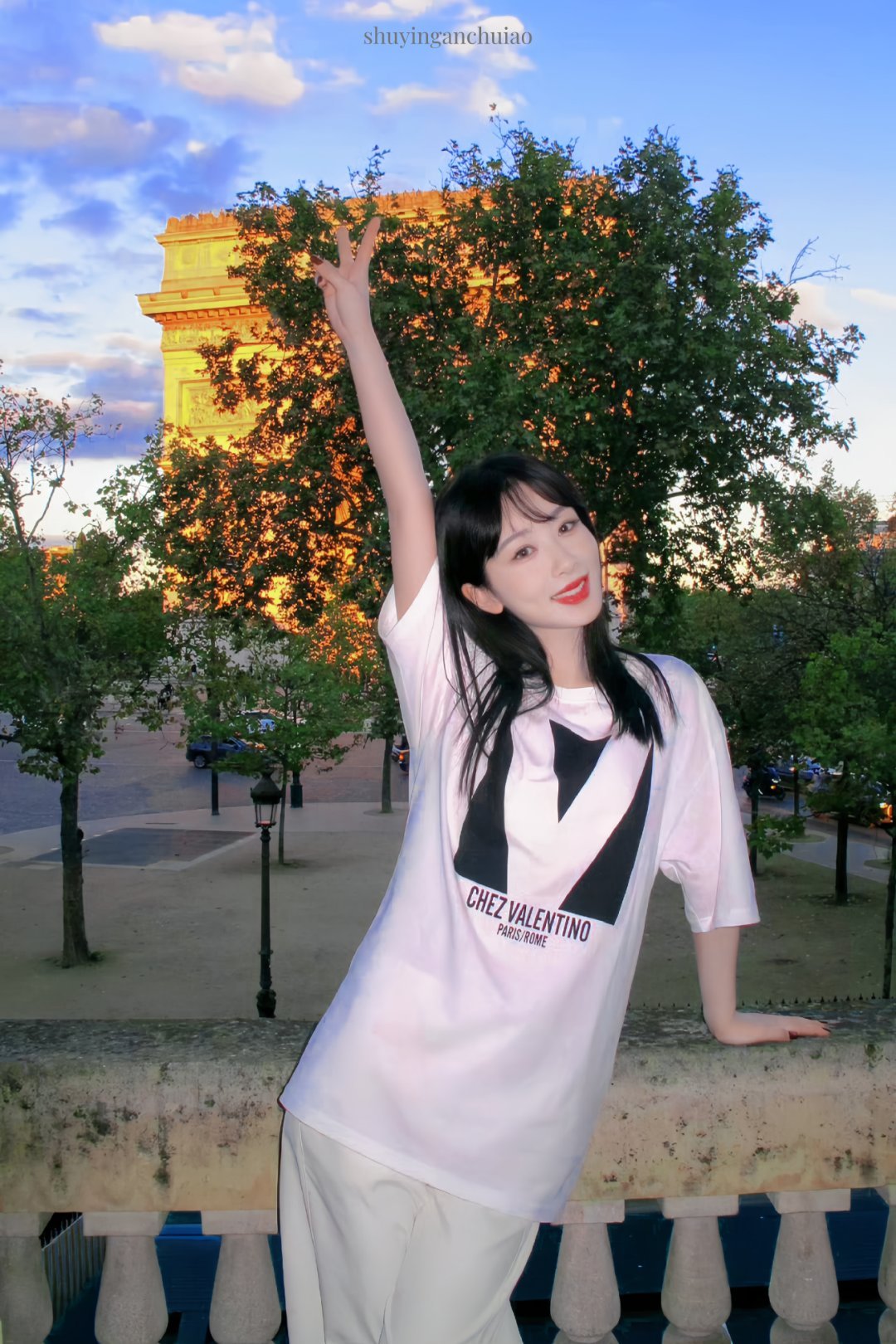 #杨紫巴黎假日碎片# 爱在黄昏后🌇🍊我希望你做一个健康活泼的小女孩[太阳]收