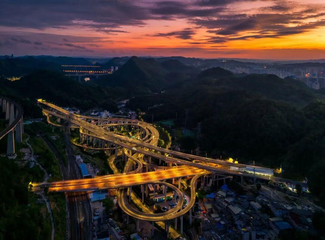 黔春立交桥，大山里的小提琴。[捂脸][捂脸]