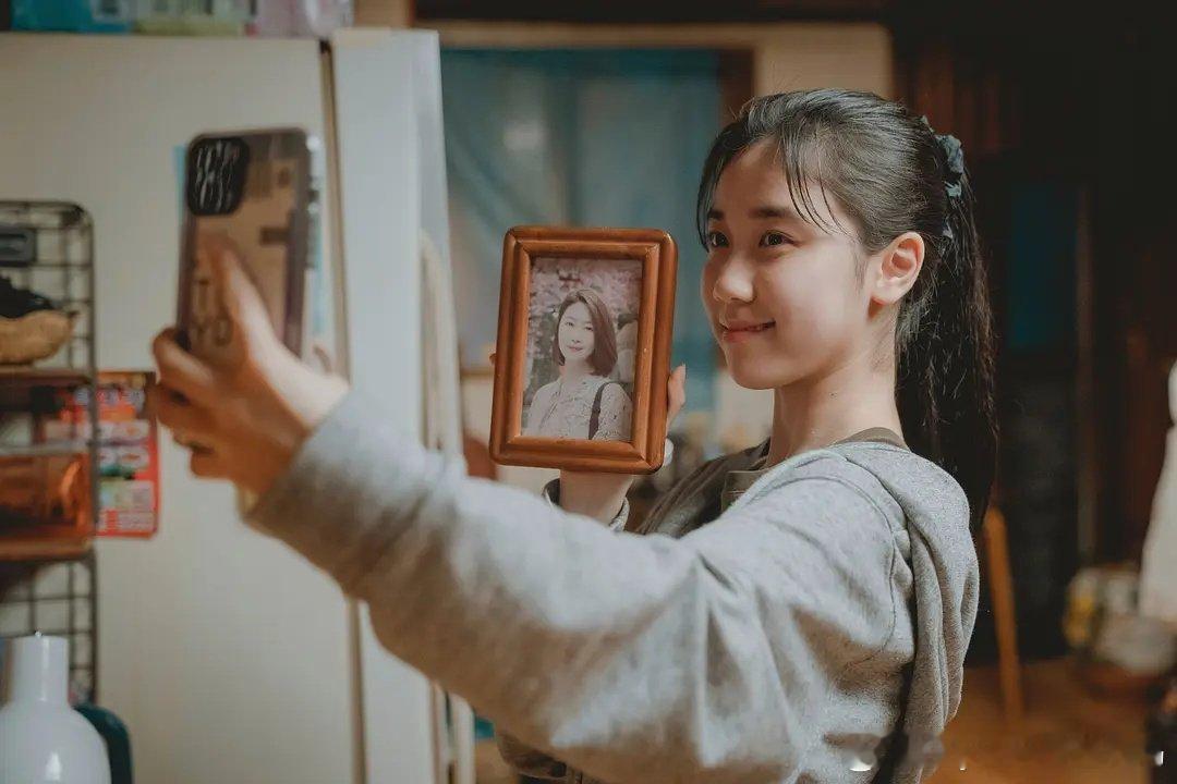 NO.22 《没事，没事，没事！》主角是无家可归、孤苦伶仃的中学少女，但拥有热心