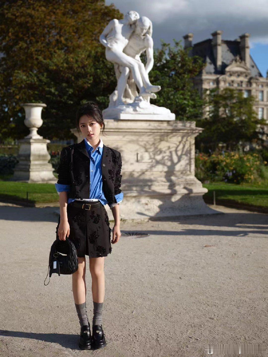 #赵今麦叠搭复古套装#麦麦还是太全面了！赵今麦MiuMiu晚宴造型巧妙地将青春活