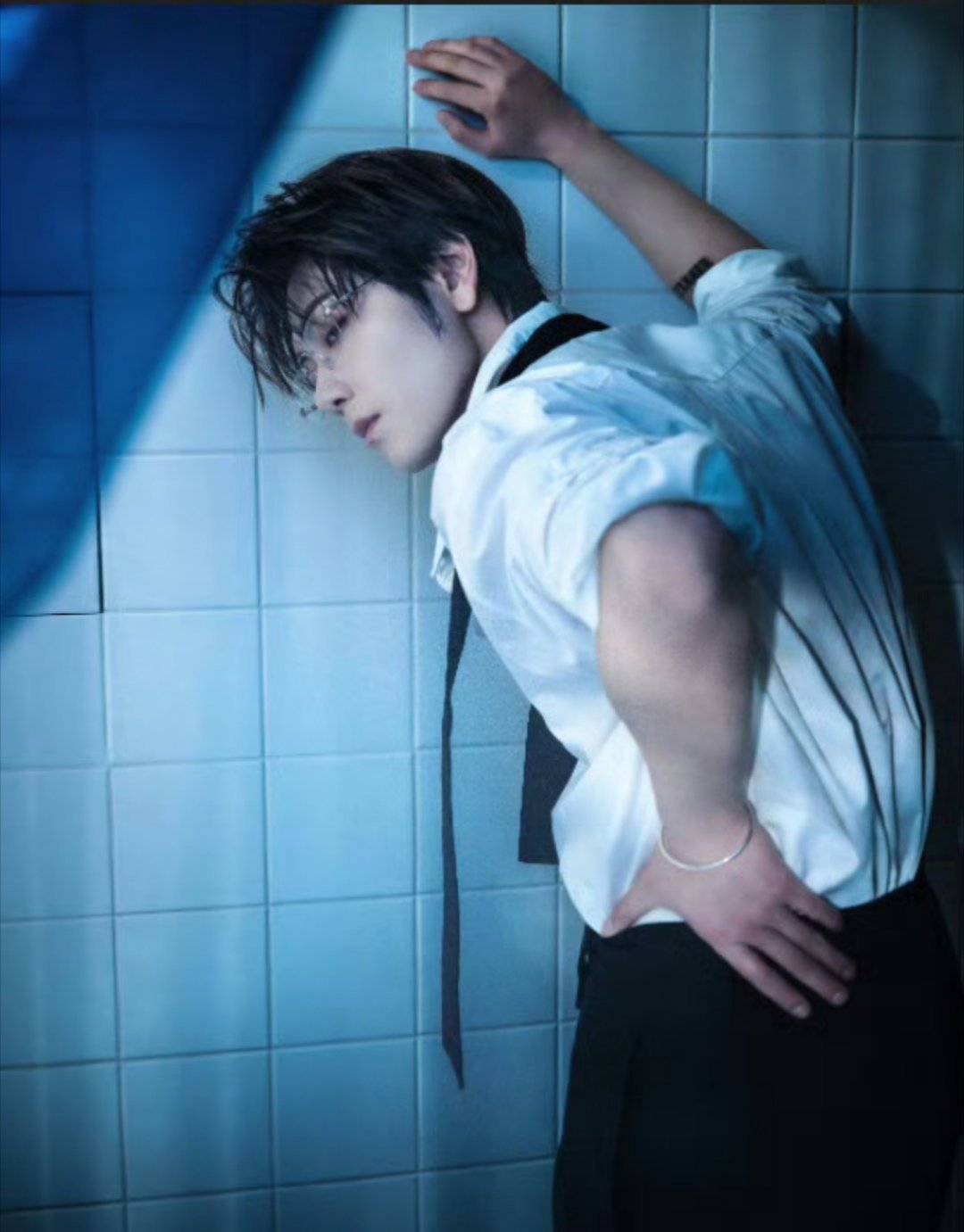 崔雨鑫白切黑切白切换也太丝滑了😎针织衫造型慵懒氛围感直接拉满🥰 