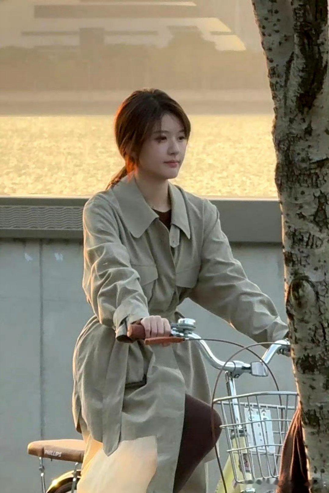 赵露思《恋人》拍摄路透 我梦里的大学校友！ 