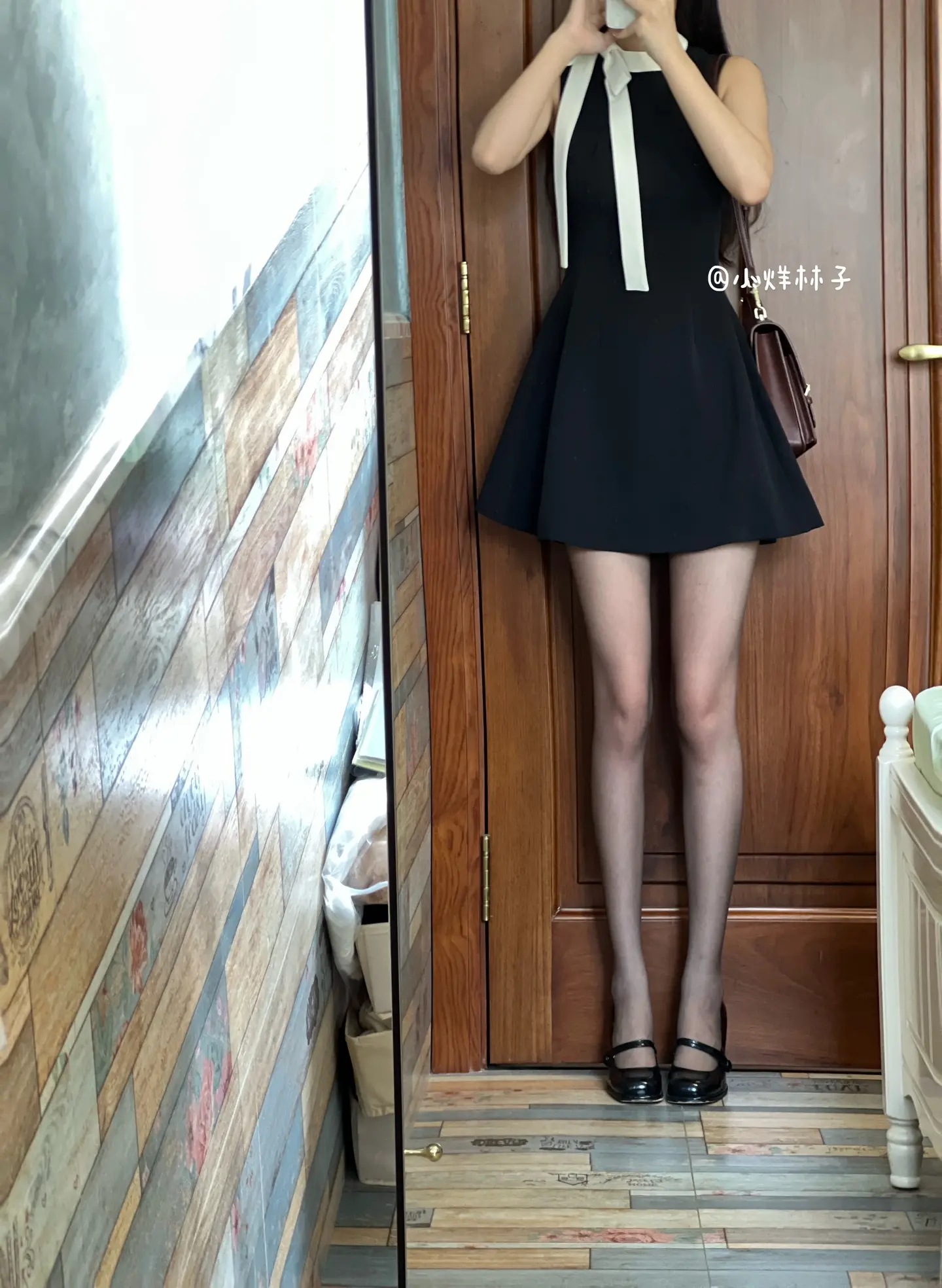 版型很好的一条小裙子。显瘦又显白🥹好喜欢