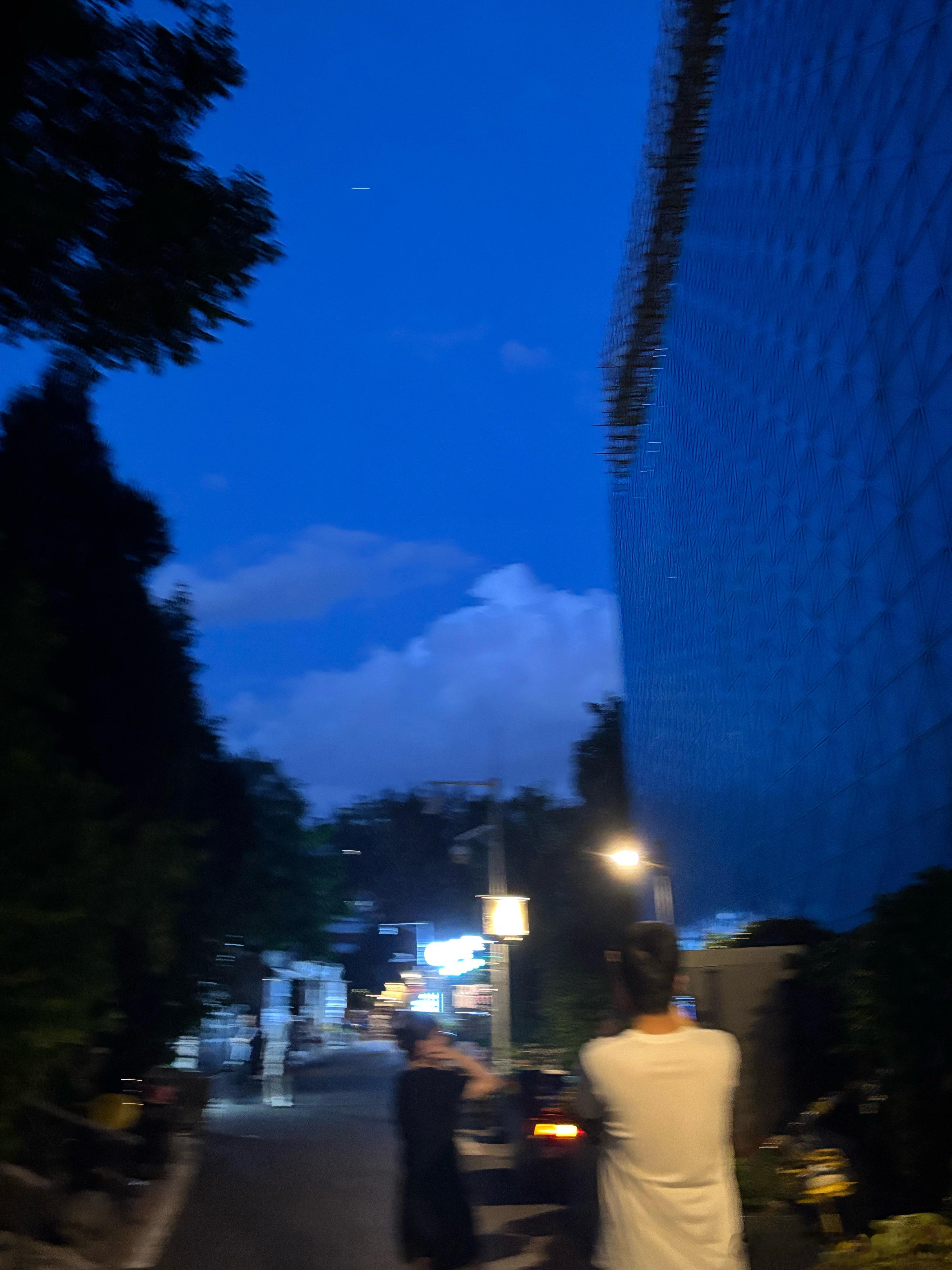 一天当中最喜欢蓝调时刻咯！最近的五行系列还喜欢不 有找到对应自己的不！ 
