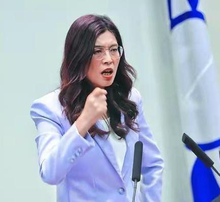 郑丽文访美有何重要意义郑丽文去美国访问纯粹是政治炒作，是为了巩固自己的政治地位，