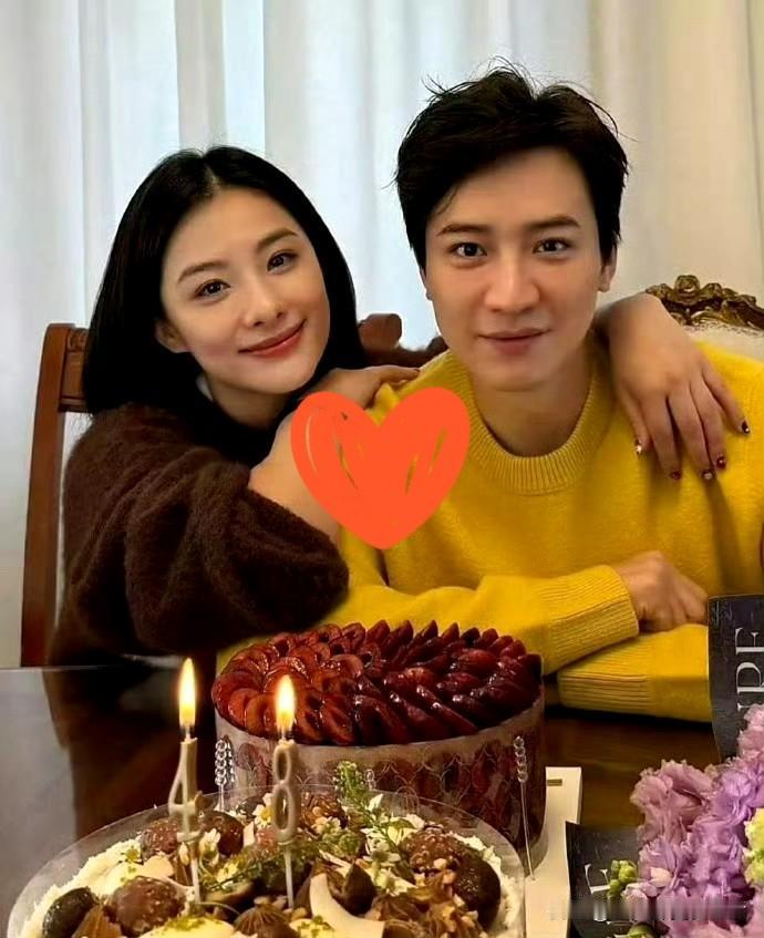 45岁的刘璇，还是那么精致，漂亮，不愧璇美人的赞誉。
她的丈夫是一位单簧管演奏艺