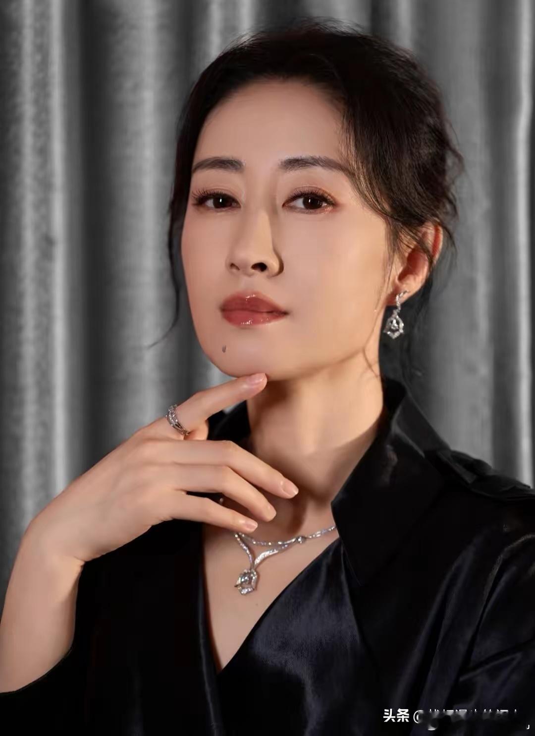 我发现了一个玄学，​跟刘敏涛有关的，​不管是她演电视剧还是演话剧，只要她一出现，