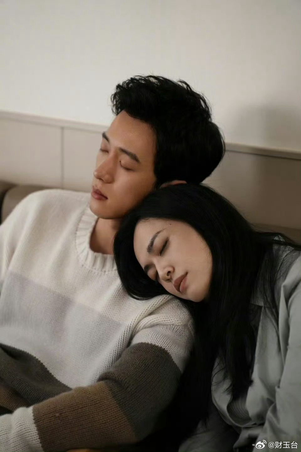 姚晨 侯雯元姚晨 侯雯元，合作《以美之名》的对手戏张力拉满，年下感与成熟气场碰撞