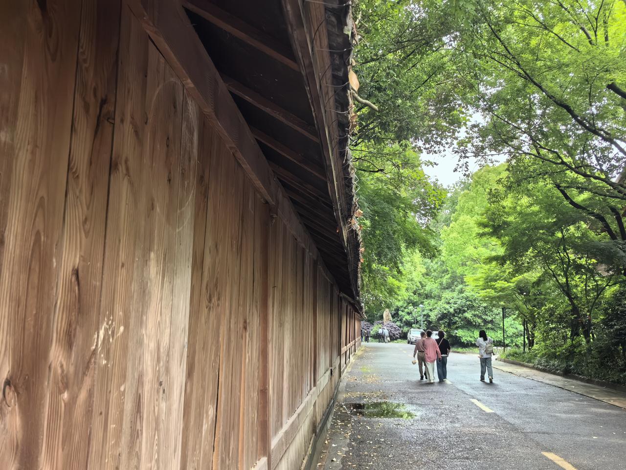 【热评】“仅退款”毁坏诚信的商业王道
榴莲遭仅退款商家驱车1600公里找买家
