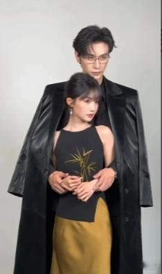 哇！好有感觉啊！沉思真的是男友力爆棚！就这样的怀抱谁不想要！ ​​​