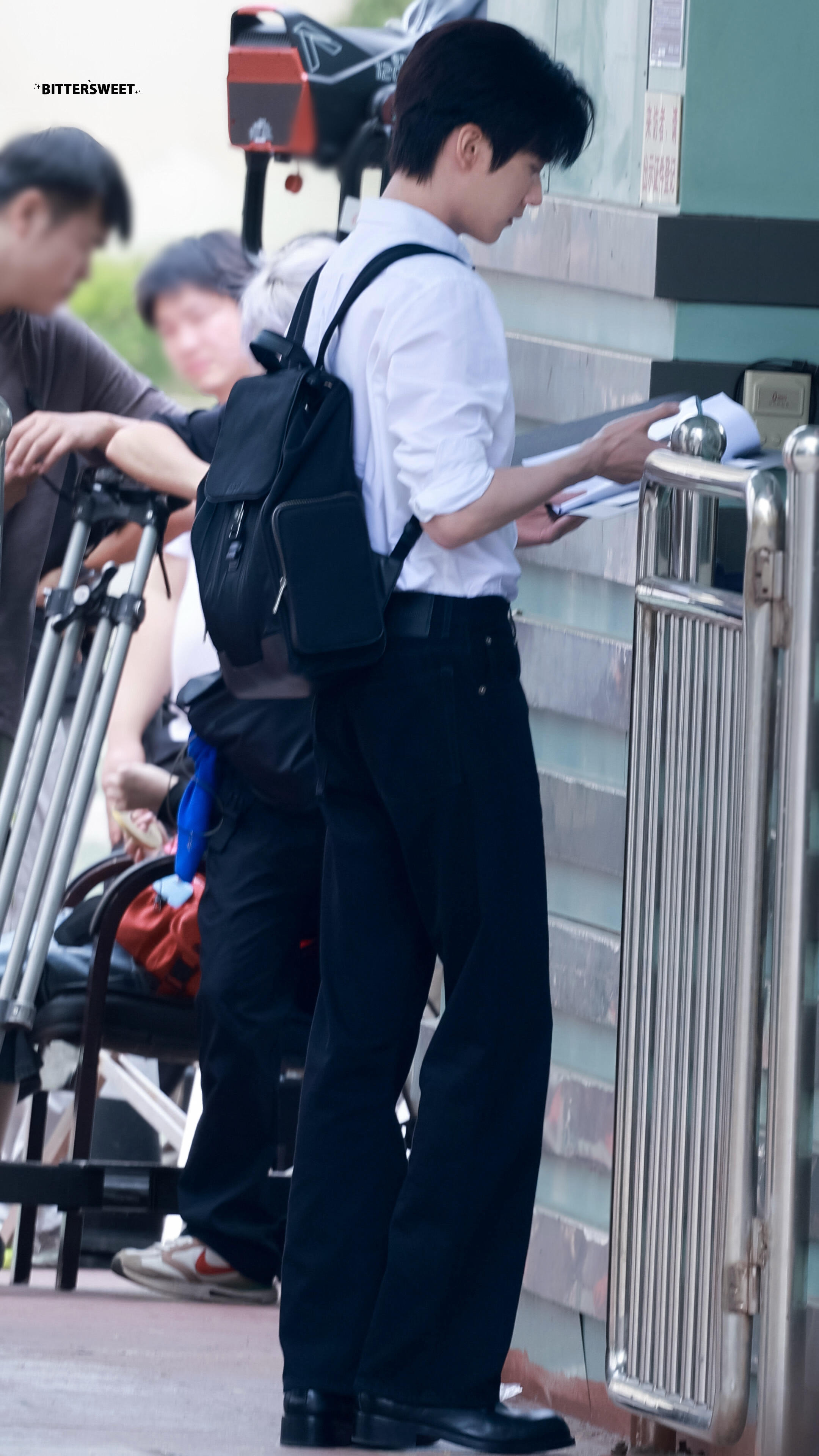 📕上刷到一个博主拍的柯宇，好牛的比例好长的腿！Cr：bittersweet周柯