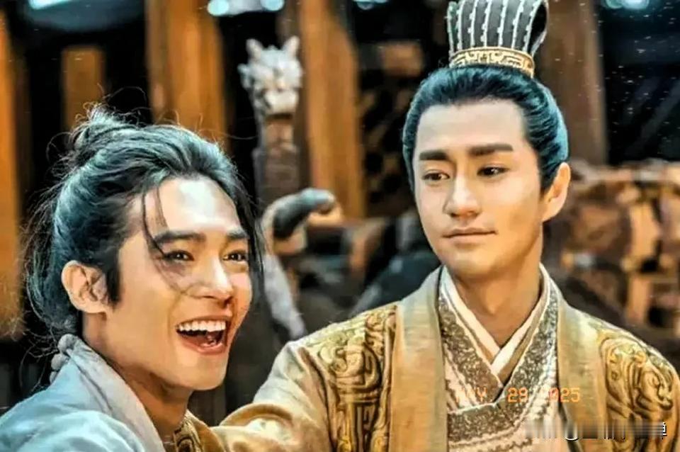 伯邑考凭啥当上紫薇大帝？
封神演义里元始天尊封神时，对伯邑考的评价就一句话：尔伯