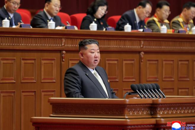 面子给足！
 
中方亲自祝贺朝鲜：
 
2月19日，中国官方致电祝贺朝鲜劳动党第