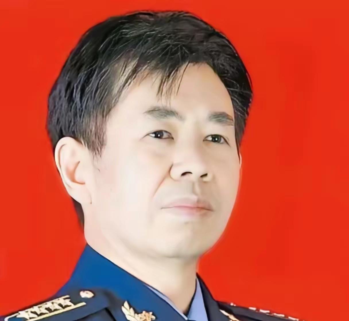 敌人的炮口都快贴到脑门上了，自己人却还在翻书查国际法？
 
敌人的炮口都快贴到脑