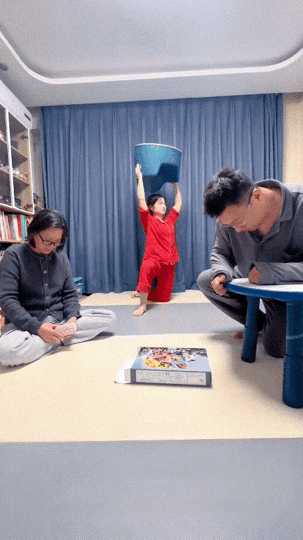 为了小孩的清华和北大，
全家人统一战线，
敌人就是孩子的懒惰。