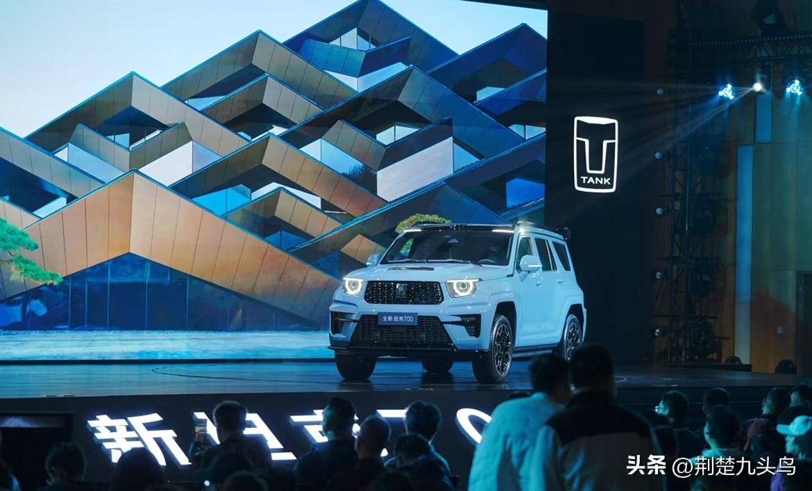 跟着我们小伙伴看看本次坦克700发布会复盘：
坦克700新款预售价格公布：全系标