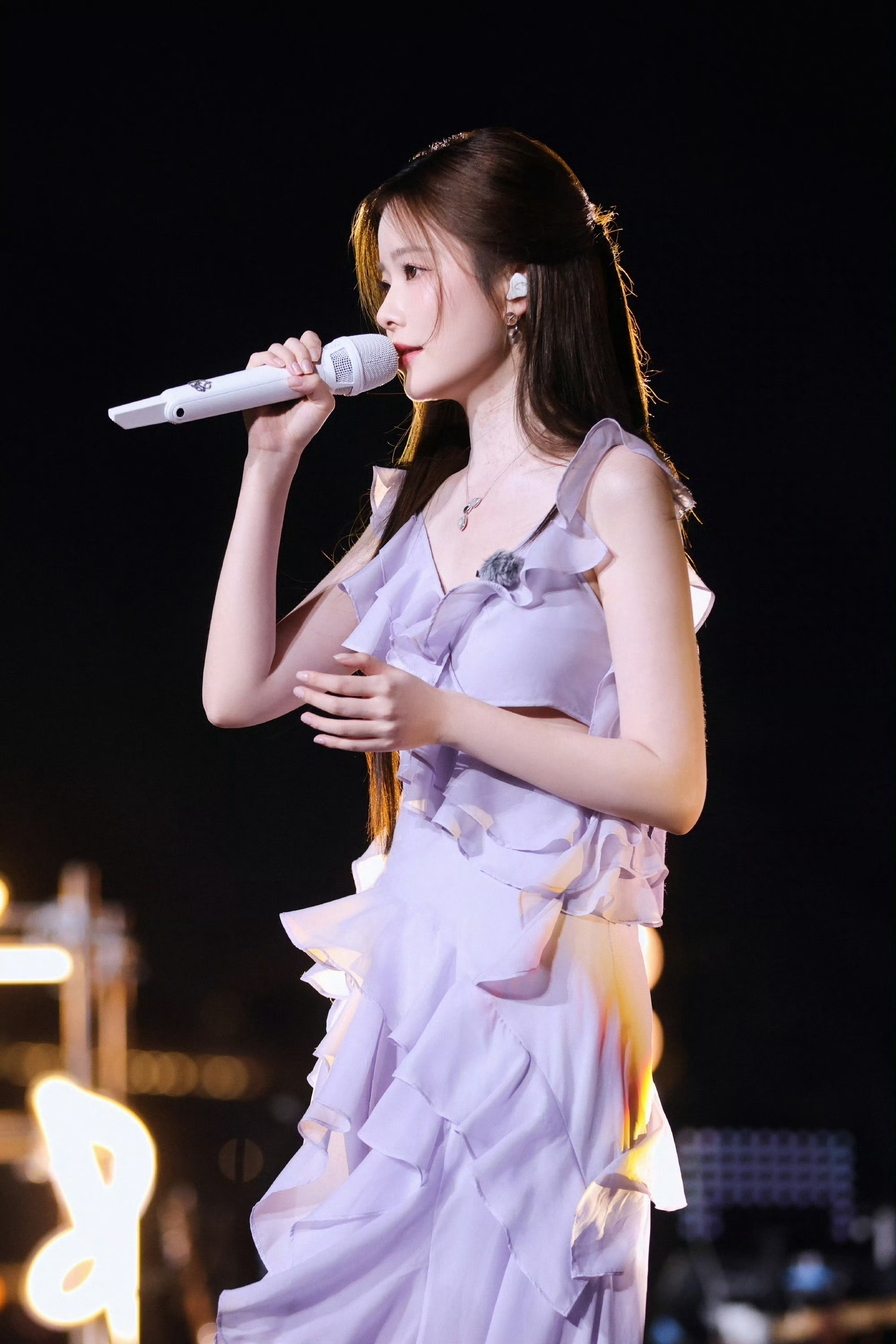 陈卓璇当拾巡回演唱会 czx 陈卓璇首张个人专辑当拾 想说的话都留在歌里
