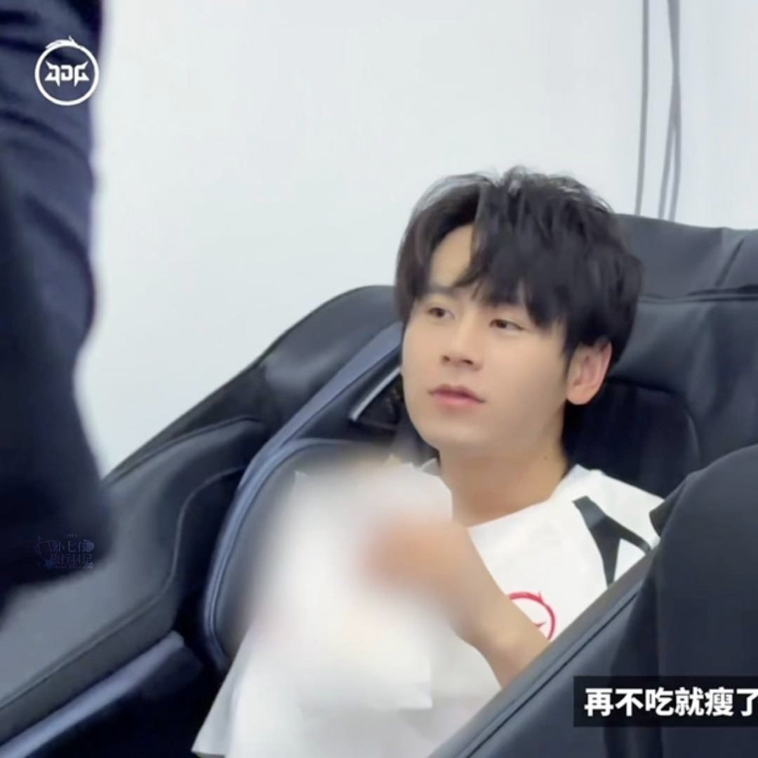 JLOG动图🈶！竟然会酱可爱吗 ᨦ₍ᐢ..ᐢ₎ᨩ ໋·̩͙ 