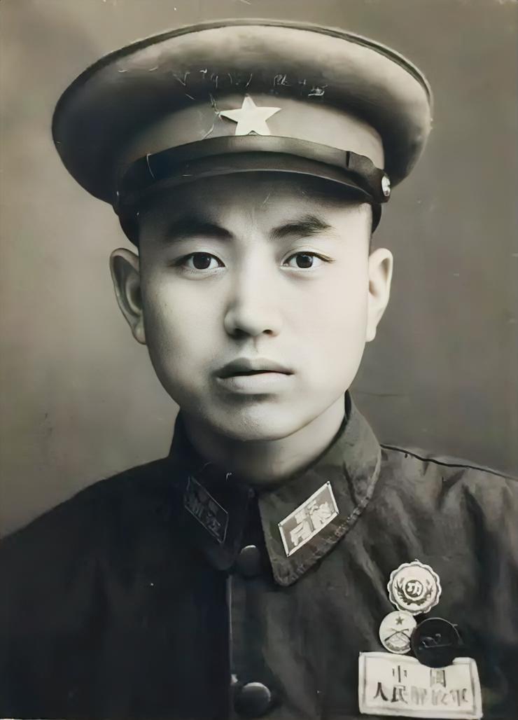 《华东军事政治大学》学员