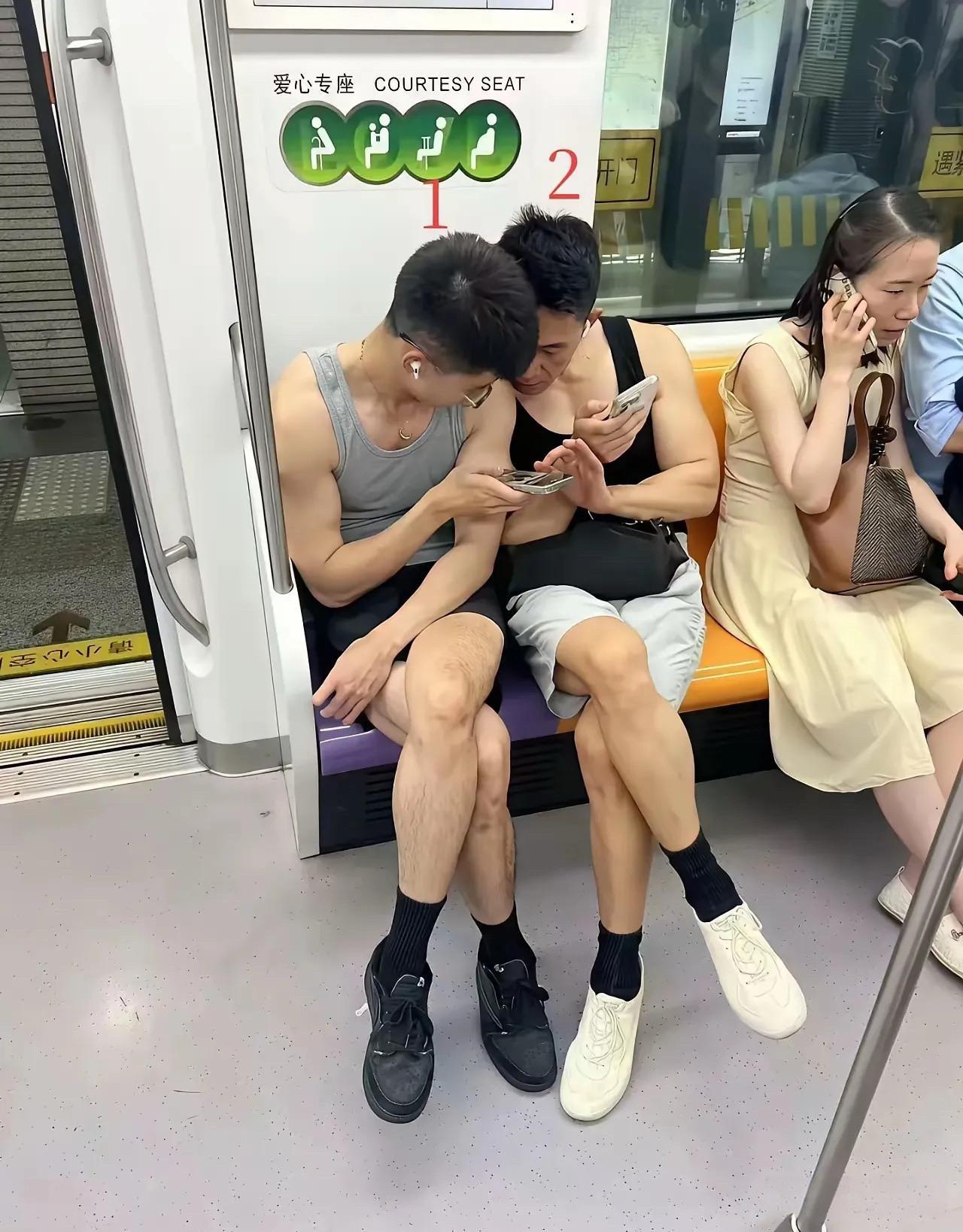 他两的肌肉线条真的太绝了