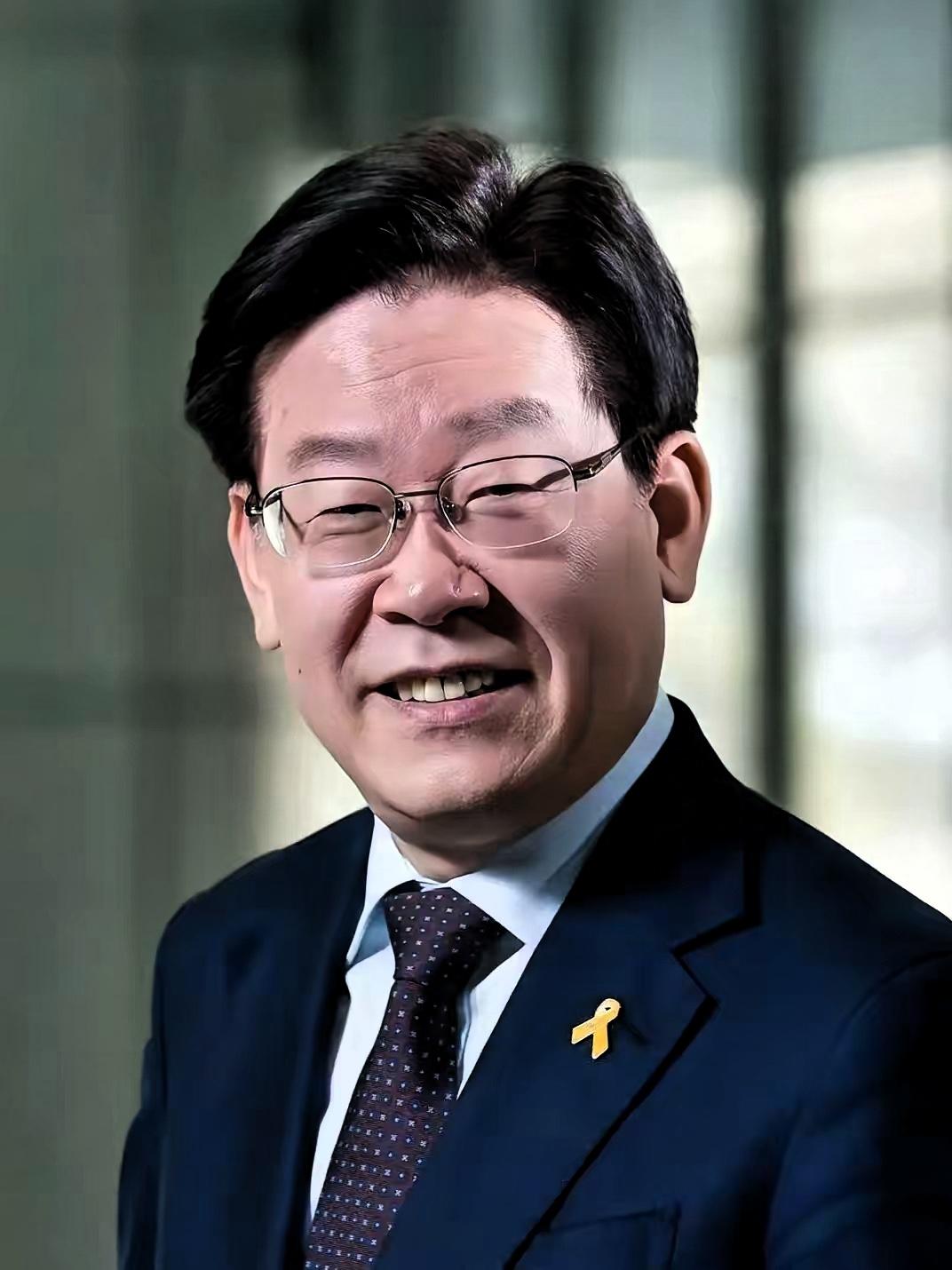 快讯！快讯
韩国总统李在明宣布了
10月2日，韩国总统李在明直接把话挑明：国内那