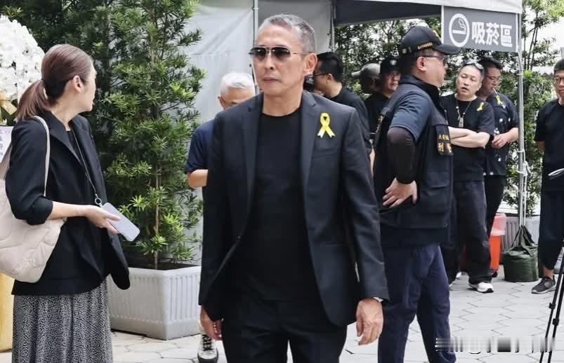 中国台湾地区资深电影人吴功于20日在台北市怀爱馆举办告别仪式。曾因性侵案入狱、去