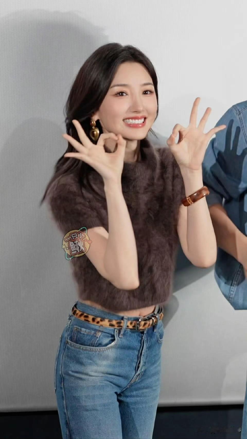 可爱又清纯的毛晓彤！阳光活泼，少女感满满！