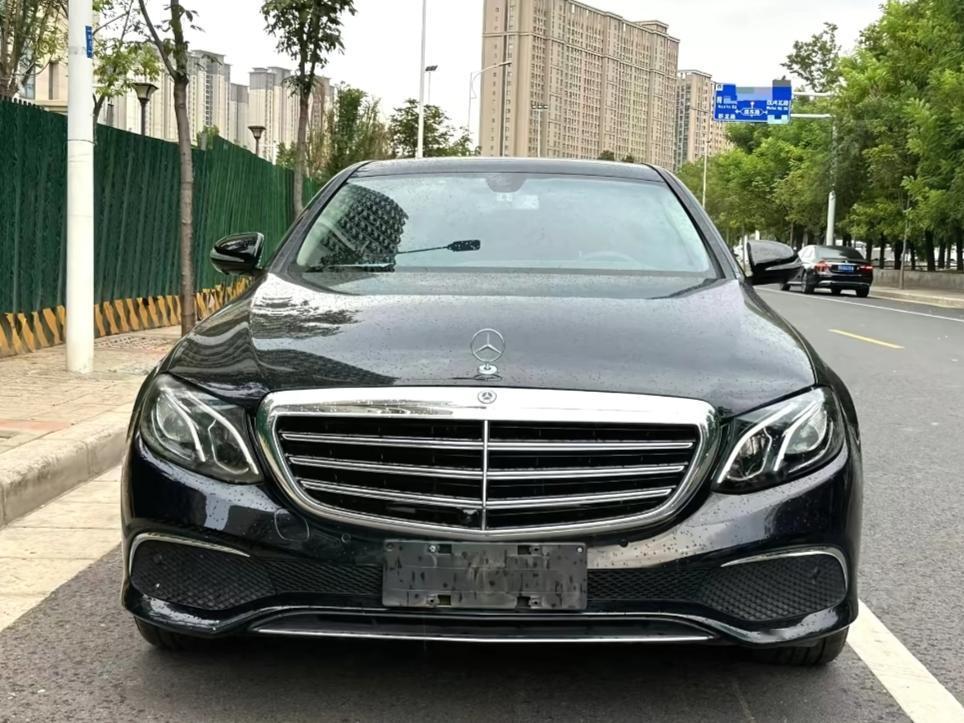 20万买奔驰E300L，家用商用面子倍儿足。20万可以买到19年，公里数8万公里