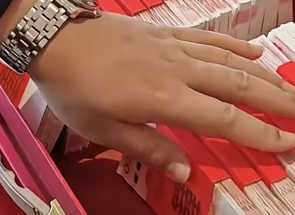 姑姑将侄女养大后扣下其16万的彩礼，侄女多次索要遭到拒绝后将姑姑起诉，这个彩礼钱