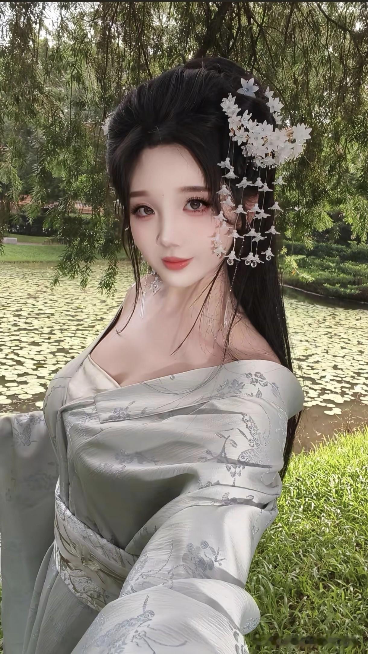 湖边汉服美人 汉服穿搭自拍 国风汉服拍照 国风汉服拍照